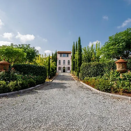 Chalet Montefalcone: Charm, Private Pool, And Chef